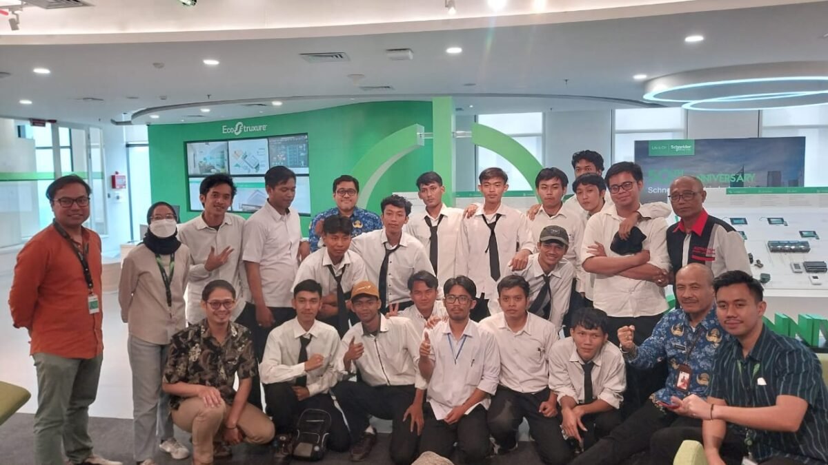 Kunjungan Industri Schneider Electric
