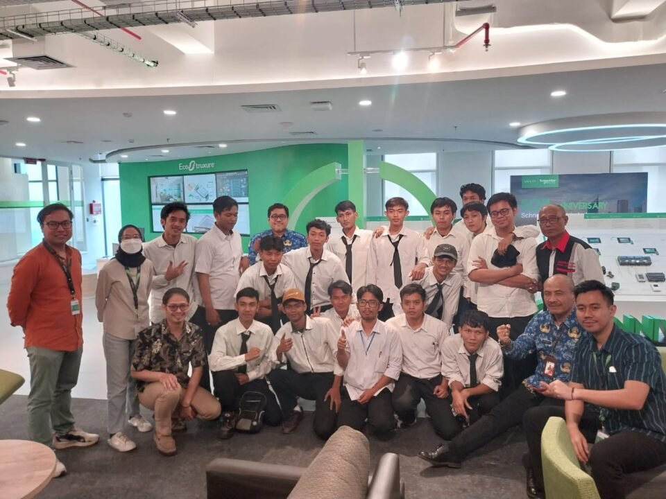 Kunjungan Industri Schneider Electric