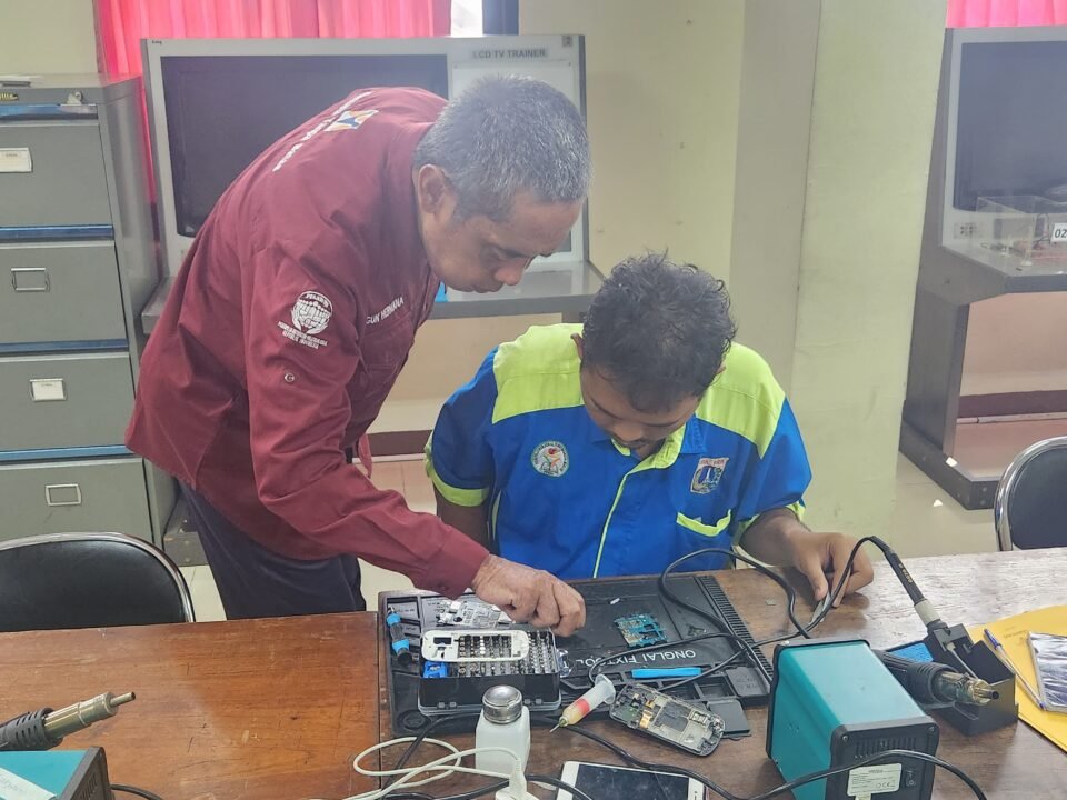 PPKPI | Pelatihan Elektronika Komunikasi
