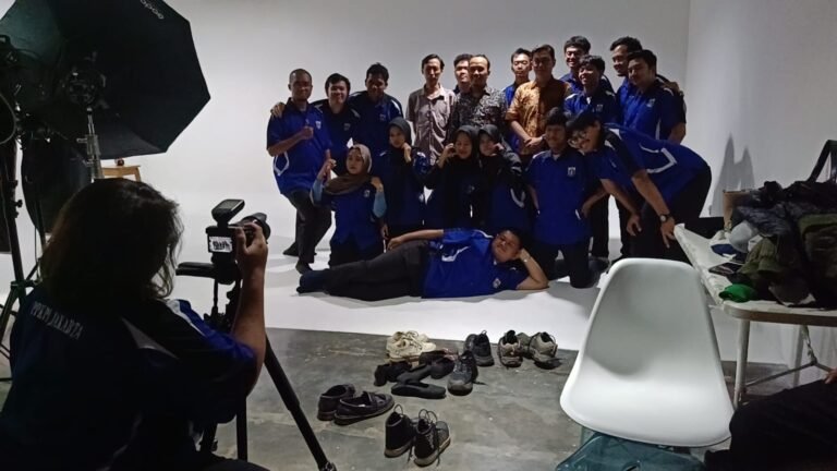 Mengenal Industri Kreatif di Mint Studio bersama Kejuruan Multimedia dan Desain Grafis Angkatan 2 Tahun 2025